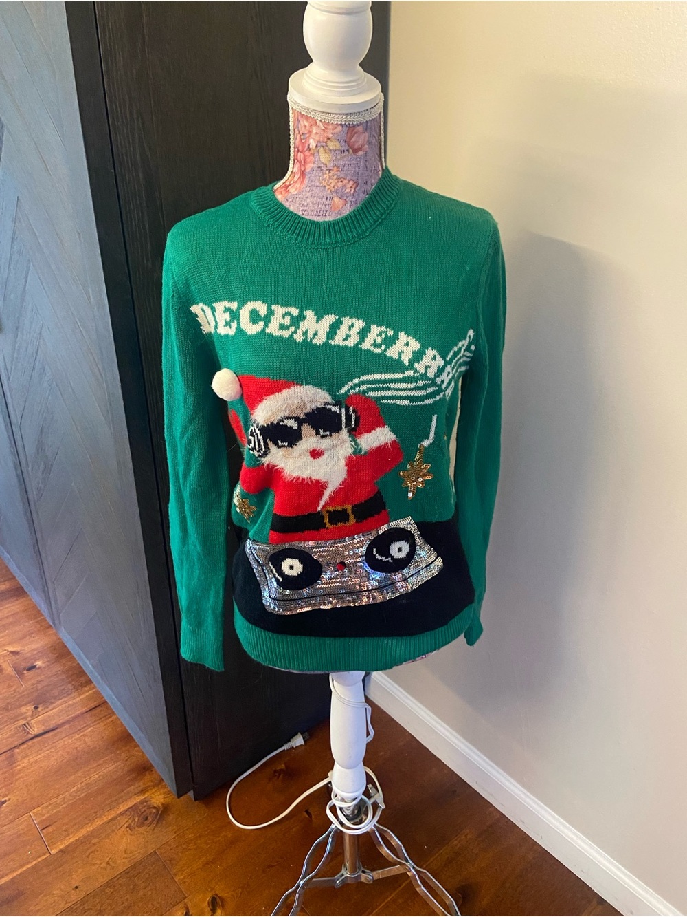 Forever 21 holiday Santa sweater small